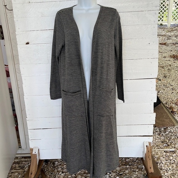 LuLaRoe Sweaters - Lularoe Joy Sweater Size M